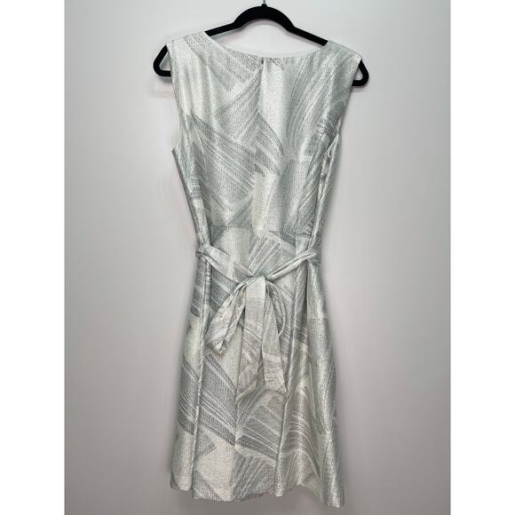 Ellen Tracy Silver & White Sleeveless Fit & Flare Dress Size Medium - Picture 6 of 9